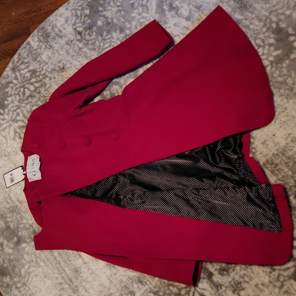 Red coat - Picture 4 of 12
